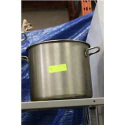 LARGE STOCK POT