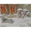 Image 5 : BOX LOT ASSORTED SALT & PEPPER SHAKERS