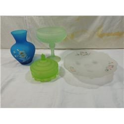 LOT 4 VINTAGE FROSTED GLASS PIECES