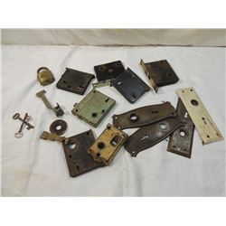 BOX LOT ANTIQUE DOOR LOCKS,