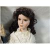 Image 3 : LOT 2 PORCELAIN DOLLS