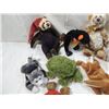 Image 2 : LOT 15 SMALL STUFFED ANIMALS COLLECTIBLES