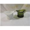 Image 2 : LOT 2 VINTAGE PRESSED GLASS TOP HATS