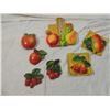 Image 1 : LOT 7 ASSORRTED VINTAGE FRUIT WALL PLAUQES