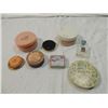 Image 1 : BOX LOT VINTAGE COSMETICS & PURFUMES