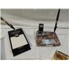 Image 3 : LOT 5 ASSORTED PEN HOLDERS