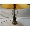 Image 2 : VINTAGE WIRE TABLE LAMP