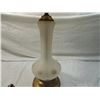 Image 2 : VINTAGE FLUTED FROSTED GLASS TABLE LAMP