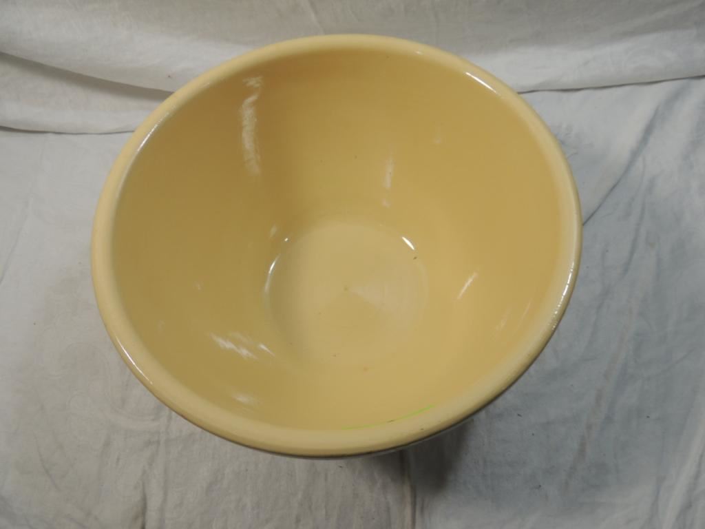 EXTRA LARGE WATT HULL POTTERY MIXING BOWL