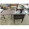 Image 3 : WHITE ROTORY USA SEWING MACHINE & TABLE