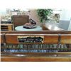 Image 2 : ANTIQUE UNION LOOM NO. 36 W/ YARN & ACCESSORIES