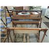 Image 3 : ANTIQUE UNION LOOM NO. 36 W/ YARN & ACCESSORIES