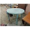 Image 2 : ROUND PLASTIC OUTDOOR TABLE