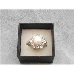 SILVER PLATED PEARL AND WHITE TOPAZ RING (L769-6)