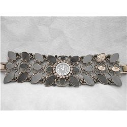 LADIES FASHION WATCH (L769-25)