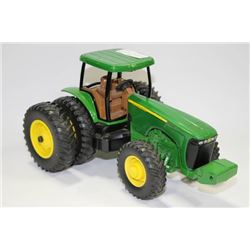 SCALE MODEL JOHN DEERE DUAL WHEEL TRACTOR