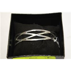 SILVER OVAL SHAPE BANGLE