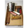 Image 1 : Box w/ "Deadman's Hand" Flask and 6 Knives
