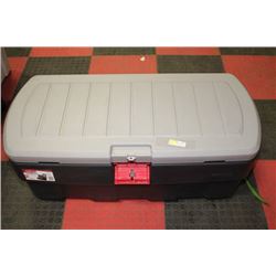 Rubbermaid 48 Gallon Heavy Duty Lockable