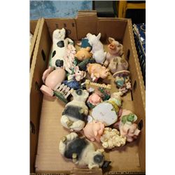 BOX WITH 16 PCS PIG COLLECTIBLES