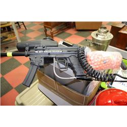 BT DELTA ELITE PAINT GUN & PAINT BALLS