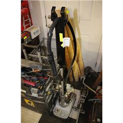 CONAIR CLOTHES STEAMER DEWRINKLES AND CLEANS