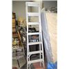 Image 1 : 2 IN 1 EXTENDABLE A-FRAME LADDER