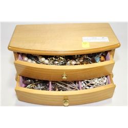MUSICAL JEWELLERY BOX WITH CONTENTS
