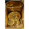 Image 1 : ESTATE BOX OF ASSORTED BRASS