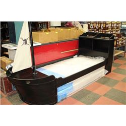 PIRATES OF THE CARIBEAN SHIP BEDFRAME