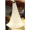 Image 1 : WHITE WICKER HANGING CHAIR