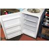 Image 2 : Danby 4.7 Cu. Ft. Upright White Freezer