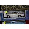 Image 1 : DIE CAST MERCEDEZ-BENZ 280 SL SCALE 1:18