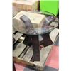 Image 1 : PALLET WITH 2 WOOD AND GLASS END TABLES
