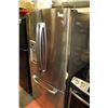 Image 2 : GE STAINLESS STEEL FRENCH DOOR FRIDGE
