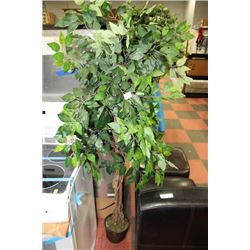 SHOWHOME ARTIFICIAL PLANT WITH WICKER PLANTER