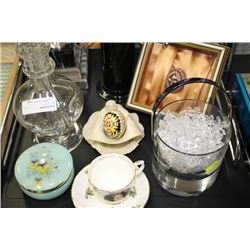 ESTATE ICE BUCKET SOLD WITH VINTAGE LIQUOR POURER,