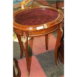 WOOD WITH GOLD TONE ACCENT DISPLAY END TABLE