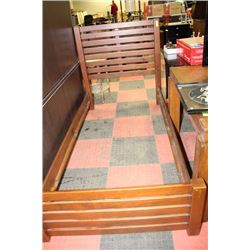SHOWHOME PINE SINGLE BEDFRAME