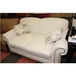 WHITE FABRIC NAIL HEAD LOVE SEAT