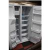 Image 4 : GE SIDE BY SIDE WHITE ON WHITE FRIDGE 33"W X 69"H