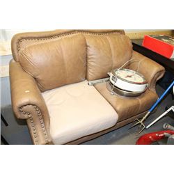 NAIL HEAD LOVE SEAT WITH MISMATCHED CUSHIONS