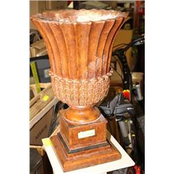 WHITE PEDASTAL WITH PLANTER