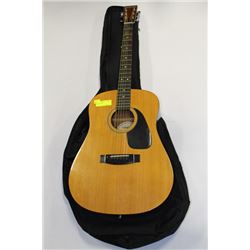 SAMICK  ACOUSTIC GUITAR
