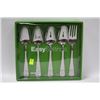Image 1 : 5 PIECE SALAD SERVING SET