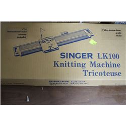 SINGER KNITTING MACHINE  LK100