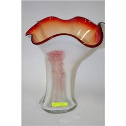 WHITE AND RED ART GLASS VASE