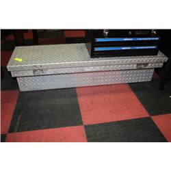 ALUMINUM CHECKER PLATE TRUCK TOOL BOX