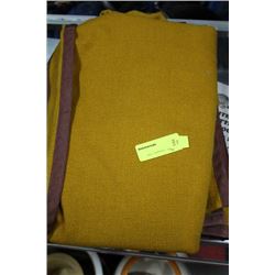 PAIR OF VINTAGE PLESSIS WOOL BLANKETS