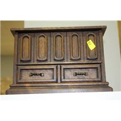 JEWELLERY BOX WITH CONTENTS